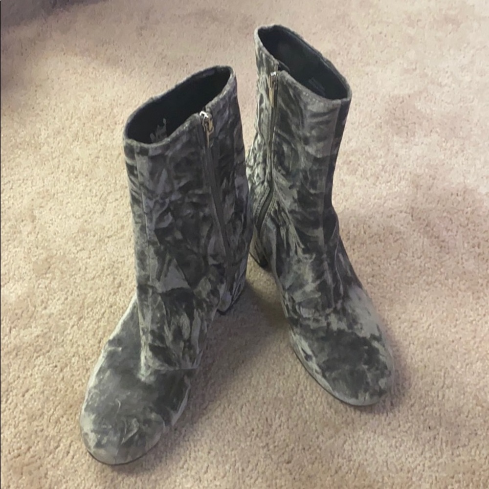 Via Spiga crushed velvet grey booties